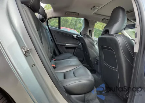 2017 Volvo S60 Dynamic z USA, uszkodzony, nr VIN YV140MTL8H2431422